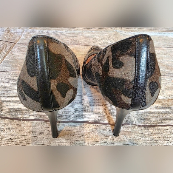 Cole Haan Size 8 Bradshaw Grey Camo Point Toe Heels Dyed Calf Hair Brazil Origin - Picture 4 of 11